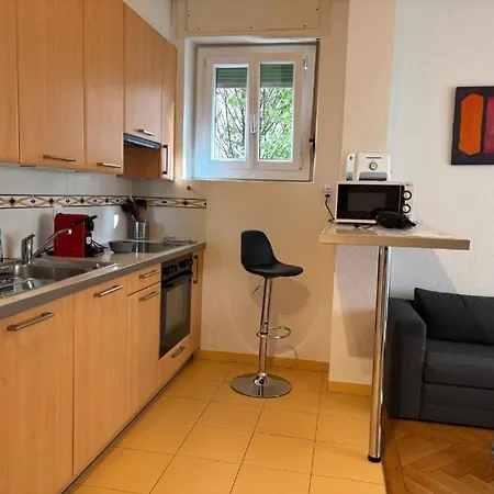 Near Centre And Train Station Appartement *